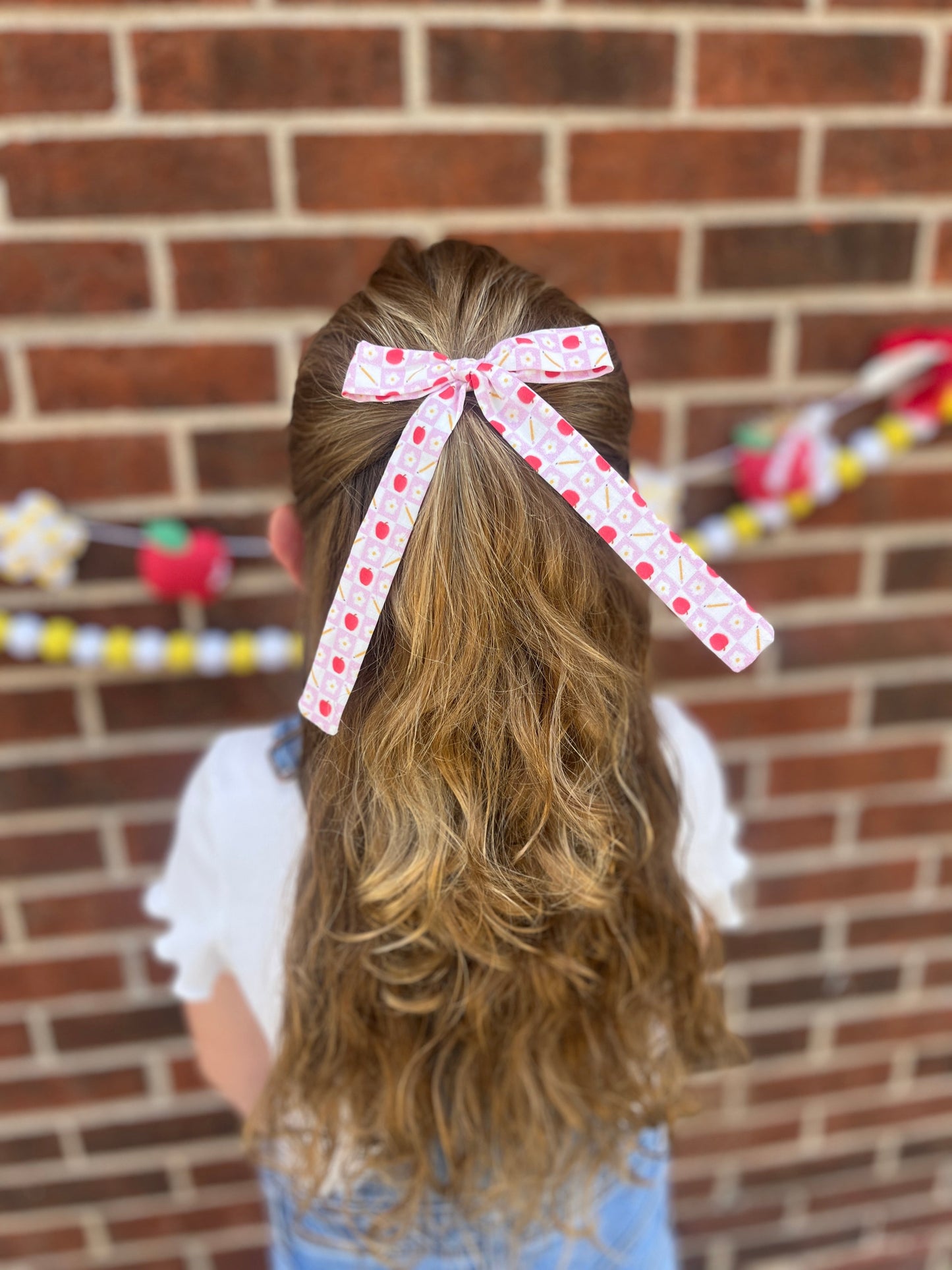 Apple Daisy Pencil Thin Bow