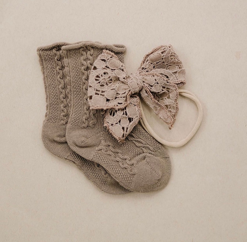 Latte Lace Bow